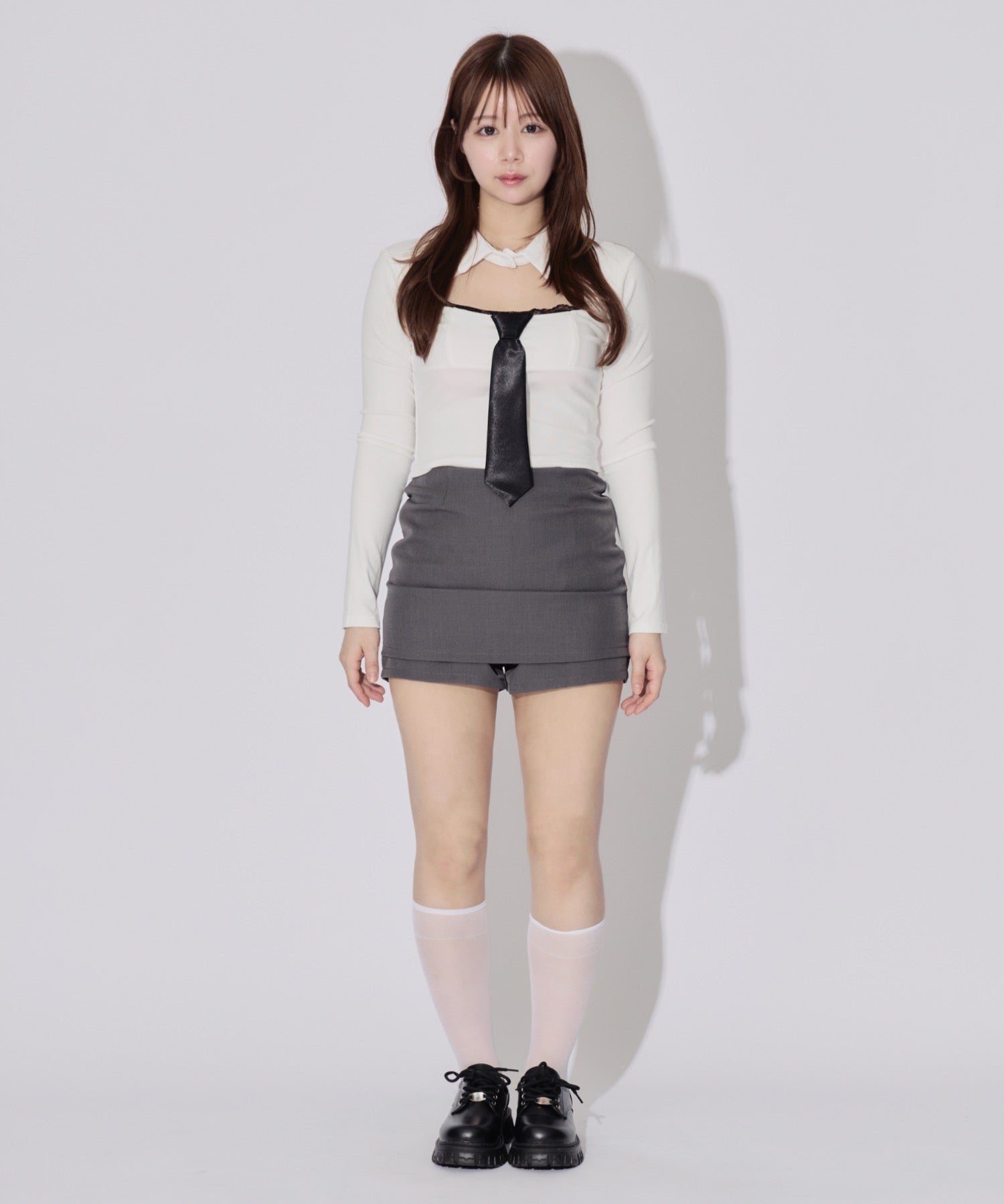 Cutout Feminine Blouse / カットアウトフェミニンブラウス