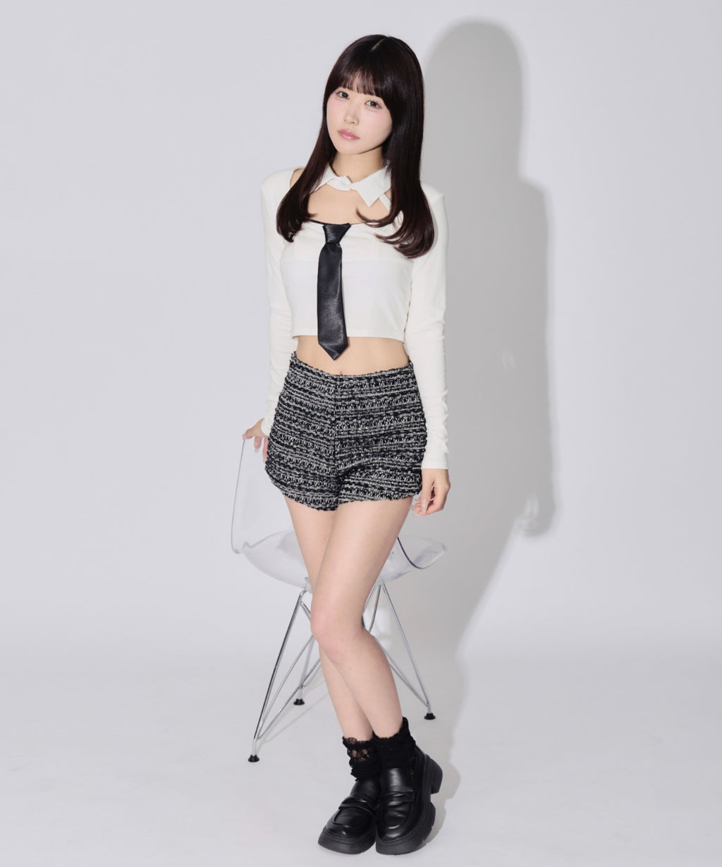 Cutout Feminine Blouse / カットアウトフェミニンブラウス