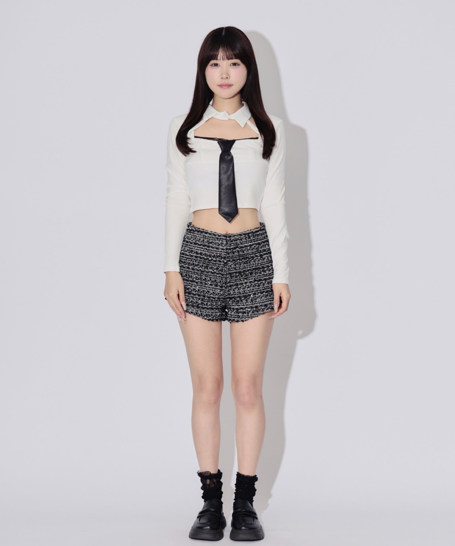 Cutout Feminine Blouse / カットアウトフェミニンブラウス