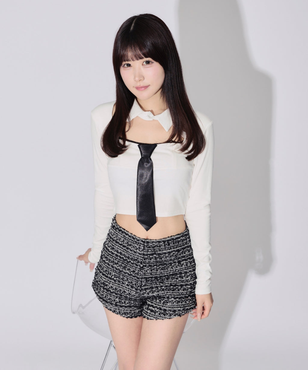 Cutout Feminine Blouse / カットアウトフェミニンブラウス
