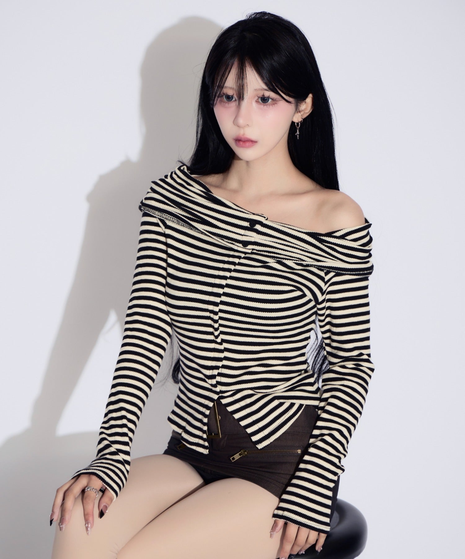 Off-shoulder Striped Slit Tops / オフショルダーストライプスリットトップス