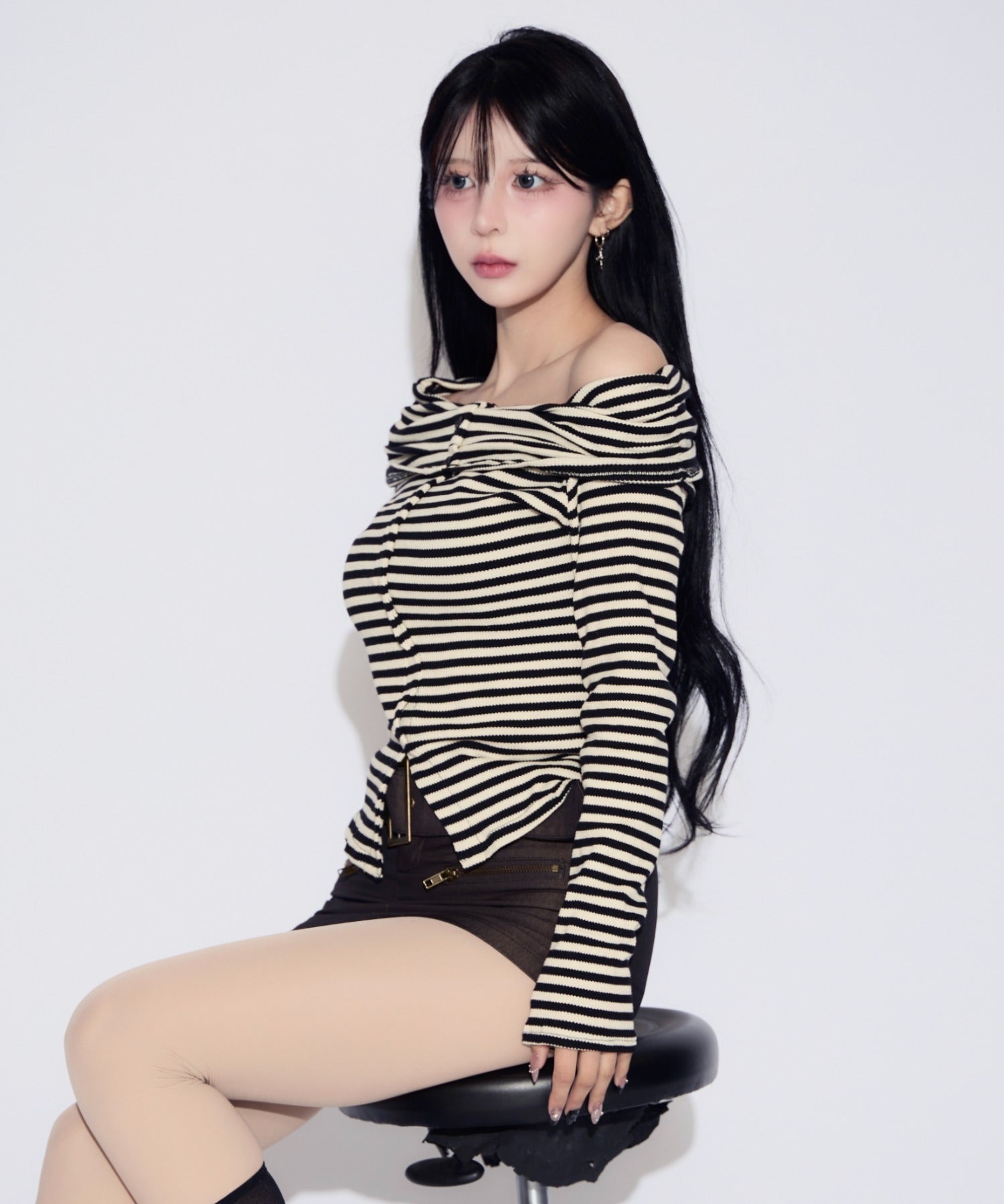 Off-shoulder Striped Slit Tops / オフショルダーストライプスリットトップス