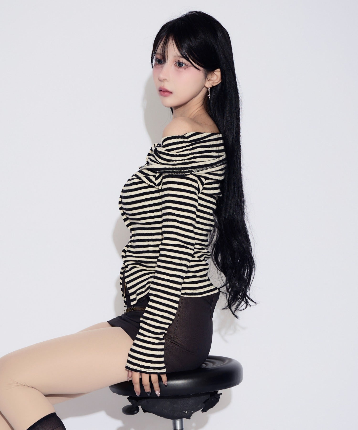 Off-shoulder Striped Slit Tops / オフショルダーストライプスリットトップス
