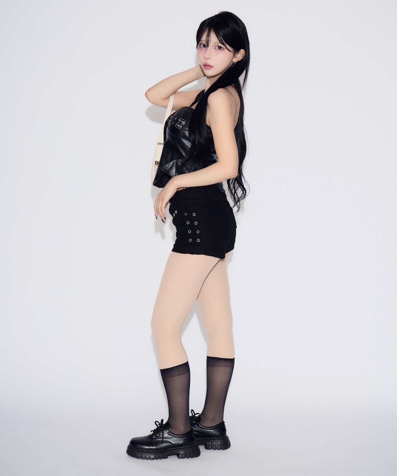 Belted Faux Leather Tube Top / ベルト付きフェイクレザーチューブトップ カップ付