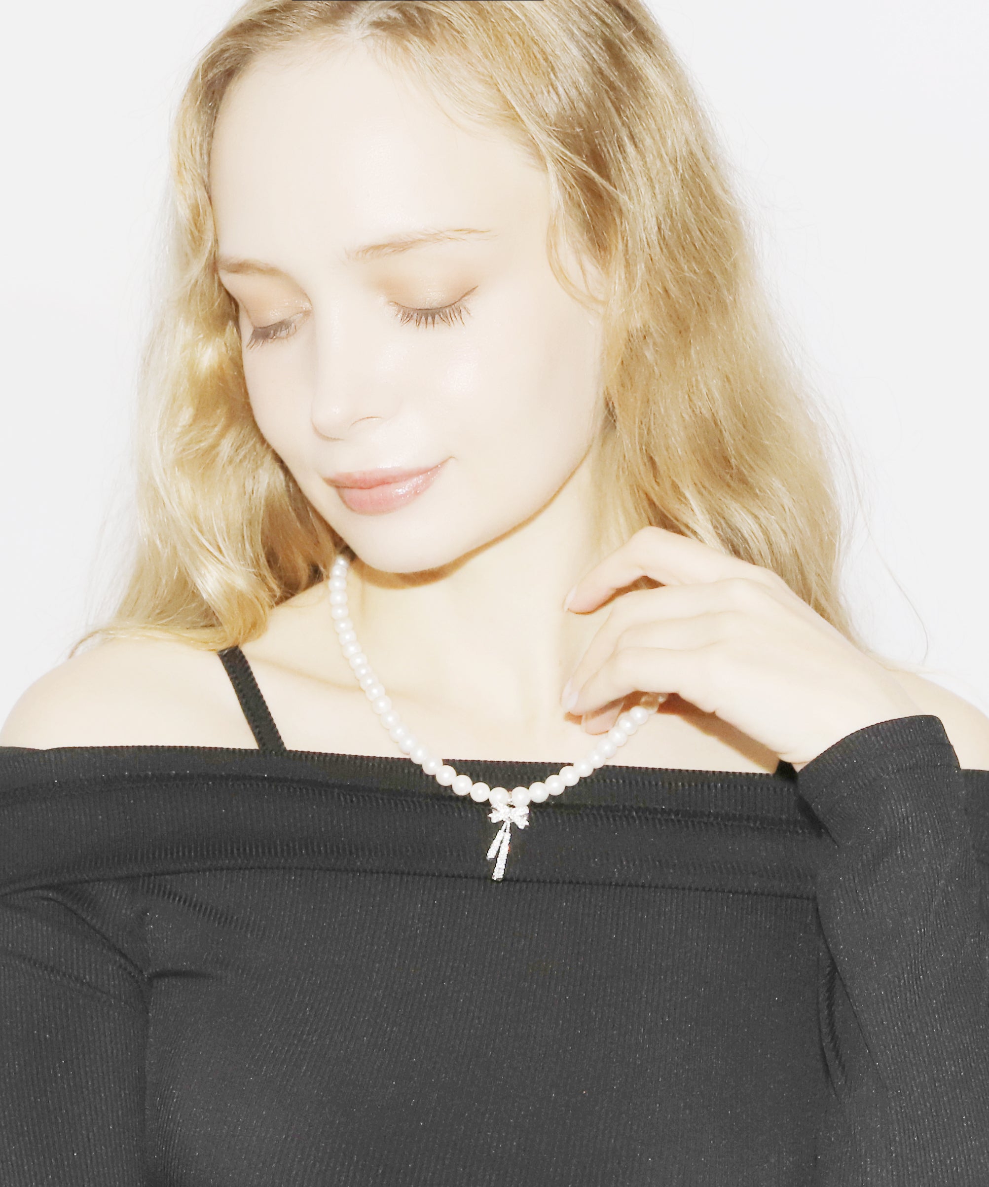 Rhinestone Ribbon Pearl Necklace(SILVER)